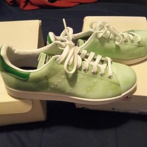 Adidas Stan Smith - Pharrel Williams branded
